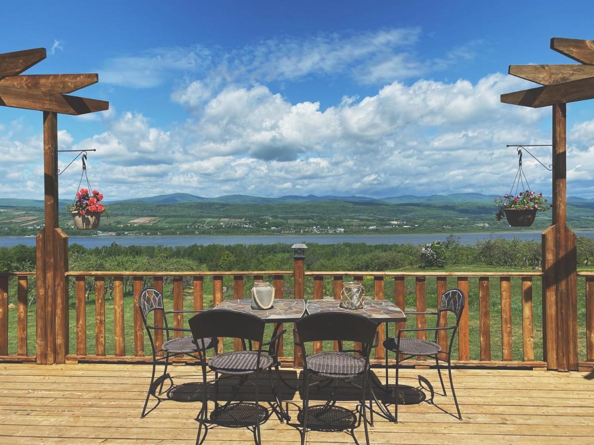 Domaine Steinbach Cidrerie B&B Distillerie St-Pierre-de-l'Île-d'Orléans Bagian luar foto