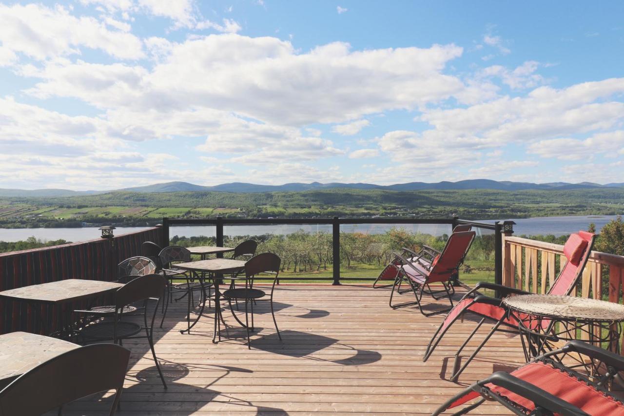 Domaine Steinbach Cidrerie B&B Distillerie St-Pierre-de-l'Île-d'Orléans Bagian luar foto