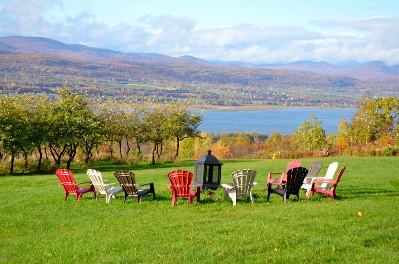 Domaine Steinbach Cidrerie B&B Distillerie St-Pierre-de-l'Île-d'Orléans Bagian luar foto